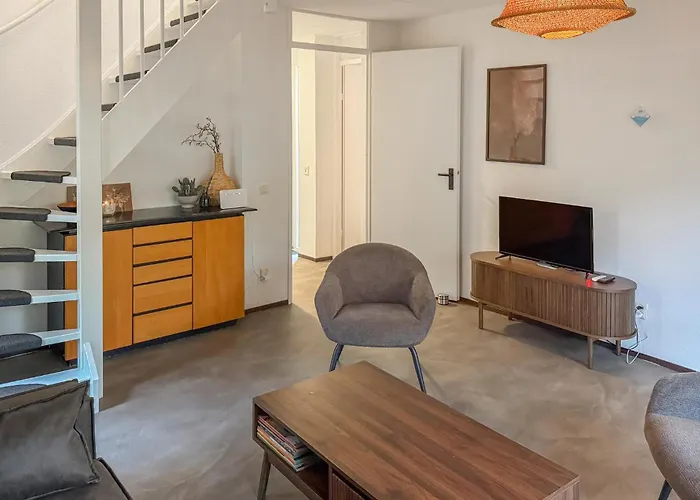 Three Bedroom In Holiday home